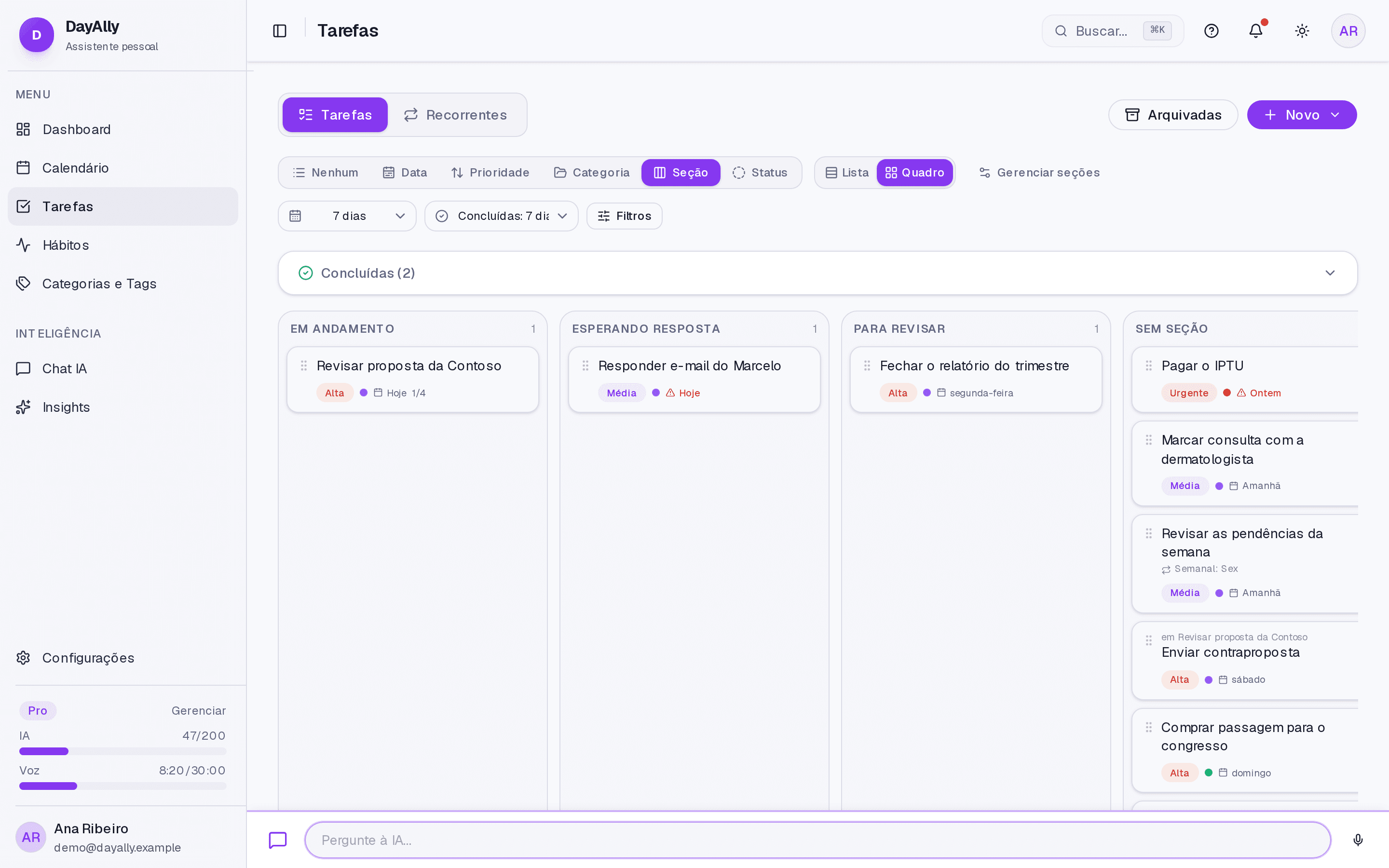 A barra de chat rápido no rodapé de uma tela, com uma resposta da IA aberta.